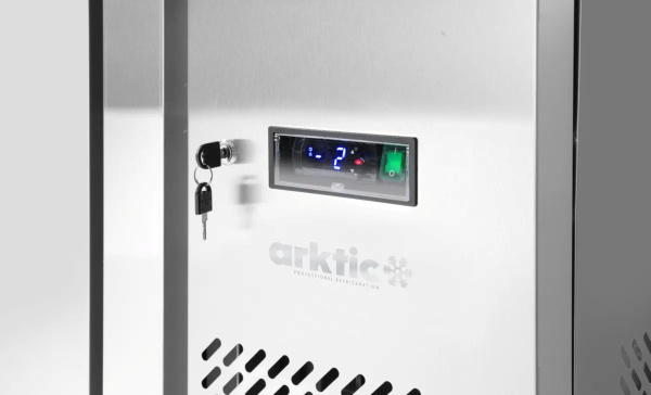 ARKTIC 2 durų šaldiklis-stalas su šoniniu agregatu, Profi Line, GN 1/1, 280 L, 1360x700x(H)910 mm 232064 | E-gastro