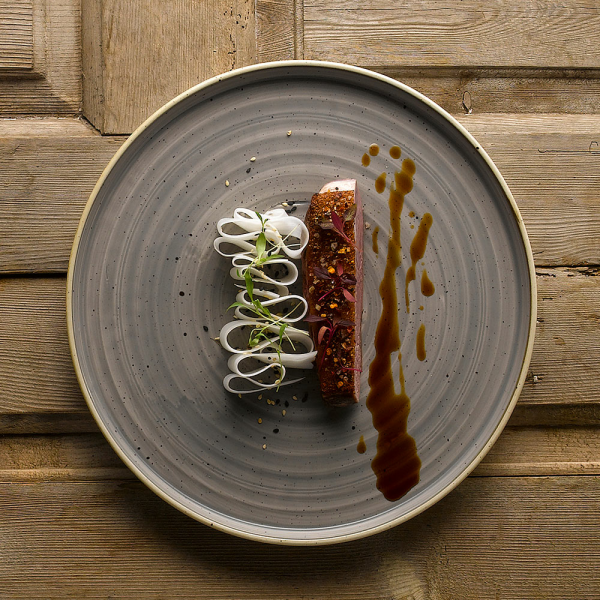 FINE DINE Lėkštė aukštu krašteliu Peppercorn, pilka, ø260 mm, 6 vnt. SPGSWP261 | E-gastro