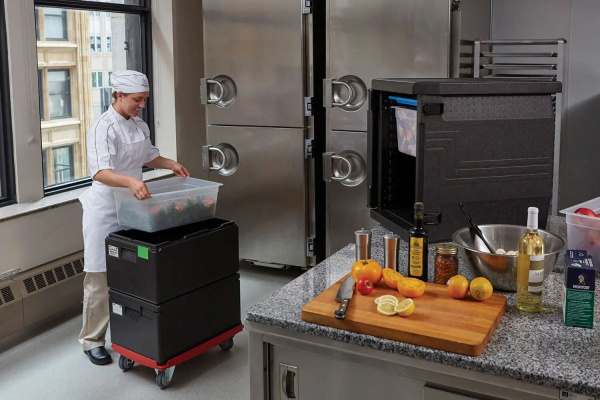 CAMBRO Vežimėlis Camdolly termokonteineriams Cam GoBox GN 1/1, raudonas, 692x426x(H)167 mm CD3253EPP158 | E-gastro